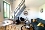 Renovated 2 bedroom duplex apartment in the center of Antibes