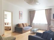 City Inn Riga Apartment, Town Hall view with parking