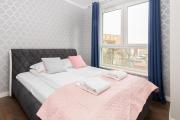 Two-Bedroom Apartment Gdansk Walowa by Renters