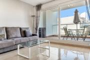 Fantastic 2 bedroom fully furnished modern apartment in walking distance toamenities