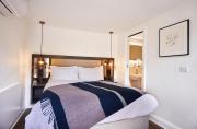 Top Esher Top Esher