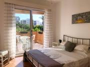 1 bedroom flat, prime location near sea, sleeps 4