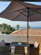 Studio les pieds dans leau vue sur mer