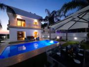 Valerian Palm Villas - Napas Secret Escape