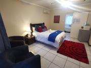 Harties Double Bed studio - Kitchenette Hartbeespoort dam