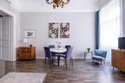 New York Cafe Apartment in Center New York Cafe Apartment in Center