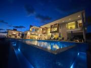 Top Coral Bay