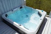 Boutique style eco-beachhouse, private jacuzzi