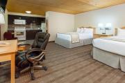 Econo Lodge Inn & Suites