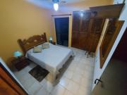 Apto 04 qtos, aconchegante, localizado em prédio frente Praia do Forte