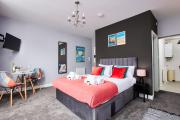 Delven House, Apartment 2 - Self Check-in, Self-Catering Serviced Apartment for East Midlands Airport