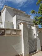 Casa MYA con terreno privado y parking compartido - a 800m de Playa Poniente