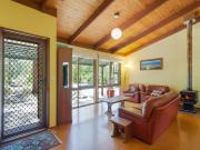 Caseys Pet Friendly Beach Cottage