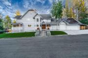 Bears Palace at Big Bear - Swim Spa - Games - Central Luxe Chalet Retreat