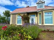Rose Cottage: Delightful 4 bedroom detached home