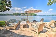 Lakefront Home on Peninsula - 4 Mi to Casino!