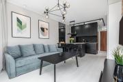 Stylish Apartment Grunwaldzka 49 by Renters