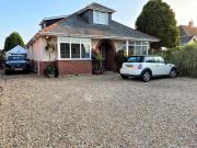 En-suite nook near forest & sea, great value with fridge, microwave and TV En-suite nook near forest & sea, great value with fridge, microwave and TV