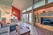 Pagosa Springs 2-Story Loft Condo with Deck and Views!