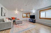 Charming and cozy downtown Bozeman 3 bedroom condo Walk to dinner and drinks