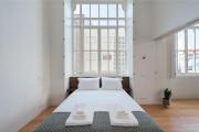 Tripas-Coração,Luxury Corner Apartments in Santa Catarina, Balcony & City Views