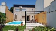 Casa con pileta LA PLATA