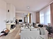Luxurious Apartment 450m2 lift 3garages bilard jacuzzi