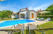 Beautiful Home In Kmacici With 3 Bedrooms, Wifi And Outdoor Swimming Pool