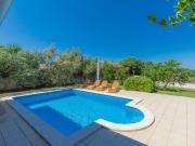 Holiday Home Cherry by Interhome