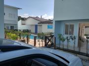 Casa em condomínio a 100 metros da praia.