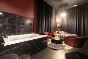 Legend Majestic Superbe Love Room - Jacuzzi - Champagne - Romantisme - parking privé GRATUIT