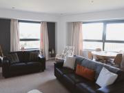 Lovely 2-Bed Flat Glasgow Harbour FREE parking - Pass the Keys