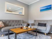 Veronica Court 2, 4 Weatherly Cl - Between Little Beach & Shoal Bay Beach, WiFi & Aircon