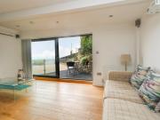 Top Burton Bradstock Top Burton Bradstock