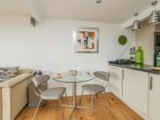 Top Burton Bradstock