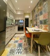 Aristotelis Cozy and Playful at Roman Forum