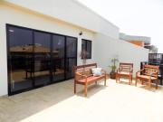 Cobertura linear a uma quadra da Praia do Forte