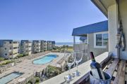Beachfront Condo with Balcony Walk to Apache Pier