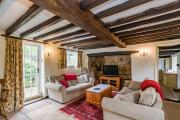 Yew Tree Cottage- Sleeps 12 Garden & Pet-Friendly