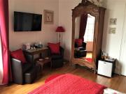 Vue du Château dExcideuil en chambres