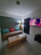 Monoambiente Libertad Barrio La Perla con cochera solo para autos