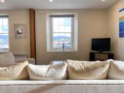 Luxury Hobart Waterfront Apartment with views!