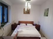 Pokój w domu z dużym ogrodem Pokój w domu z dużym ogrodem