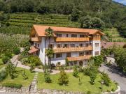 Huber unterm Baum Huber unterm Baum