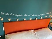 Spaziosa camera con letto alla francese e balcone a 500 mt dal mare