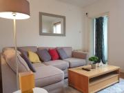 City Townhouse Close to Cafes and Restaurants