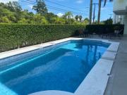 Apartamento confortável 2 suítes em Jurerê Internacional