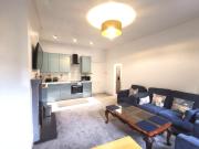 Flat-B, 4 Adults, 20 mins to Beach, Netflix, Wifi, Sleeps 4 Adults