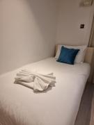F2- Basement Studio Fits 1 Near Paddington