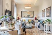 The Park View 4 Bedrooms Apartment with Terrace and Elevator inside the Walls of Lucca